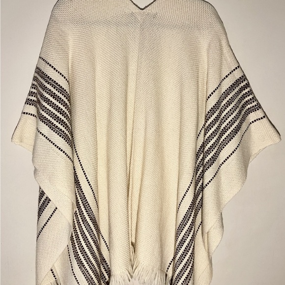 NWT Manos Del Uruguay Hand Made 100% Wool Poncho Ruana Wrap - Picture 3 of 7